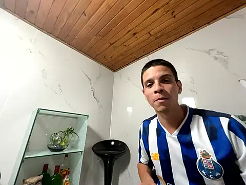 Snapshot of TommyMille chatting on February 17, 2026, 5:16 am TommyMille online show from February 17, 2026, 5:16 am