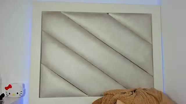 dakota cj online show from April 15, 2026, 4:29 am