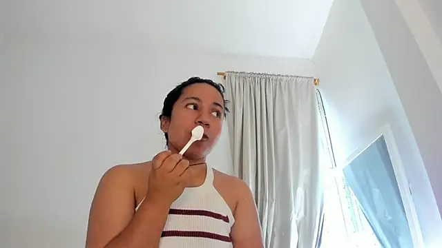 chiarafustox online show from February 24, 2026, 7:59 pm