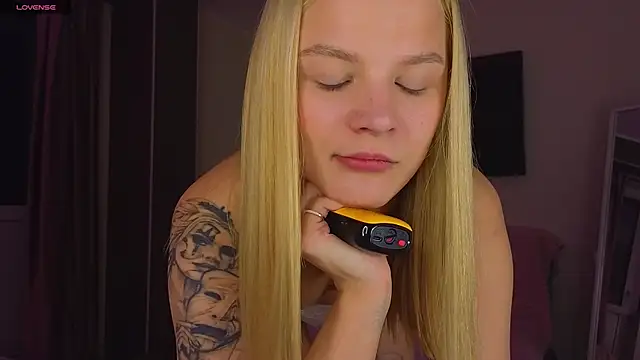 Snapshot of meowbaaby chatting on April 7, 2026, 4:09 pm meowbaaby online show from April 7, 2026, 4:09 pm