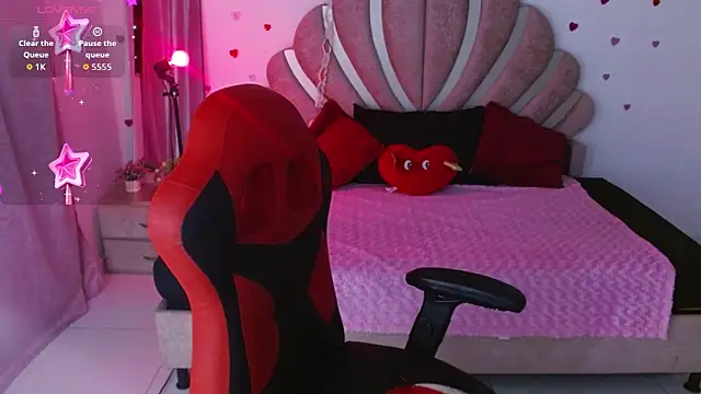 mia fox666 online show from May 19, 2026, 1:32 am