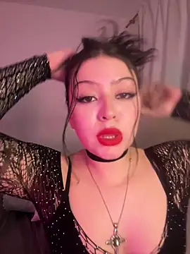 lolaaculaa online show from March 19, 2026, 4:56 am