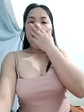 Snapshot of Liora-123 chatting on February 18, 2026, 3:52 pm Liora-123 online show from February 18, 2026, 3:52 pm