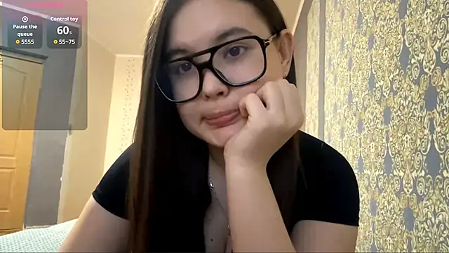 Snapshot of Ayazyn chatting on February 8, 2026, 1:09 pm Ayazyn online show from February 8, 2026, 1:09 pm