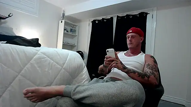 Snapshot of HotnCole chatting on March 24, 2026, 1:27 am HotnCole online show from March 24, 2026, 1:27 am