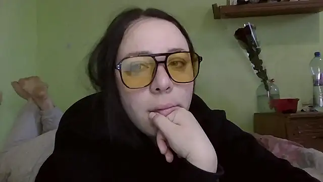 MillaSourety online show from March 13, 2026, 6:40 am