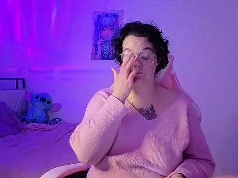 lunatigre4 online show from February 7, 2026, 7:44 pm