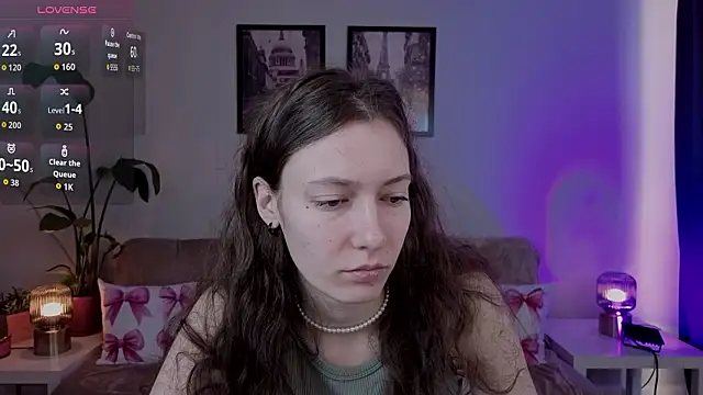 Snapshot of VioletaBloom chatting on February 1, 2026, 7:06 am VioletaBloom online show from February 1, 2026, 7:06 am