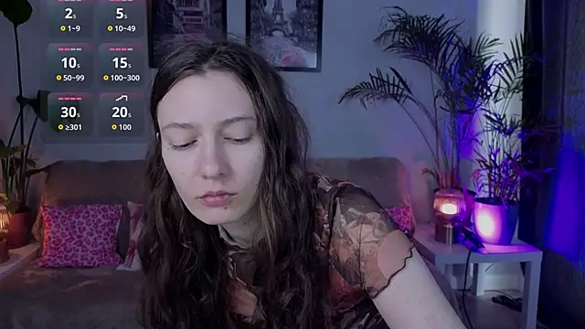 Snapshot of VioletaBloom chatting on February 27, 2026, 12:05 pm VioletaBloom online show from February 27, 2026, 12:05 pm