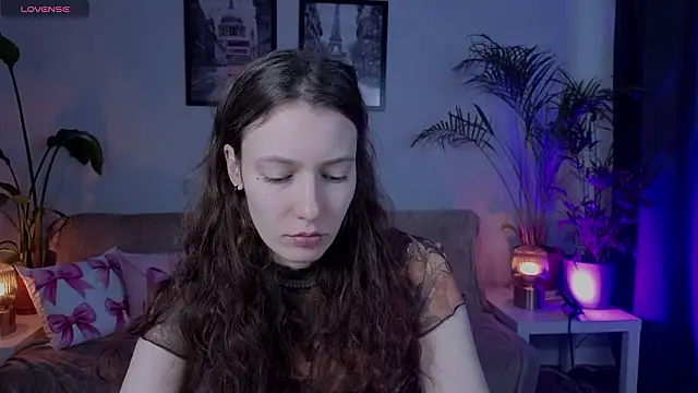 Snapshot of VioletaBloom chatting on February 10, 2026, 7:07 am VioletaBloom online show from February 10, 2026, 7:07 am