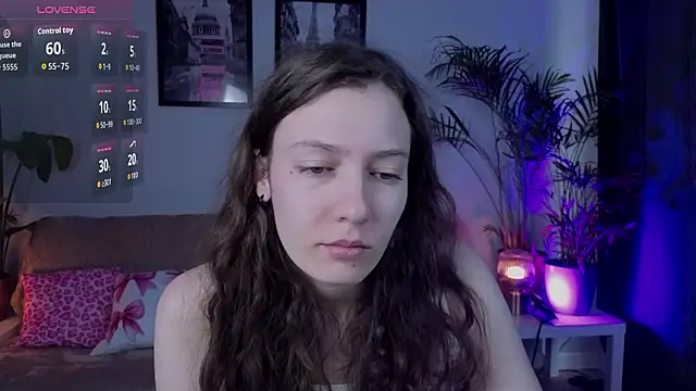 Snapshot of VioletaBloom chatting on February 24, 2026, 7:20 am VioletaBloom online show from February 24, 2026, 7:20 am