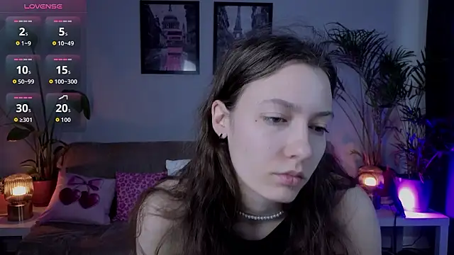 Snapshot of VioletaBloom chatting on February 13, 2026, 7:08 am VioletaBloom online show from February 13, 2026, 7:08 am