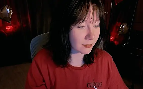 Snapshot of marty_bree chatting on April 23, 2026, 7:48 pm marty bree online show from April 23, 2026, 7:48 pm