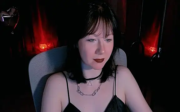 Snapshot of marty_bree chatting on April 24, 2026, 5:15 pm marty bree online show from April 24, 2026, 5:15 pm