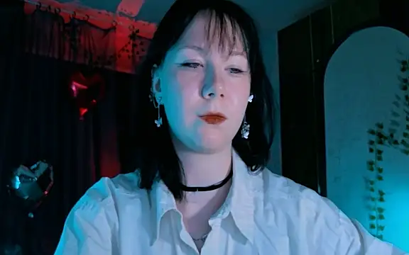 Snapshot of marty_bree chatting on April 18, 2026, 7:07 pm marty bree online show from April 18, 2026, 7:07 pm