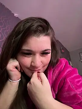 Snapshot of SpicyRed_x chatting on February 17, 2026, 1:30 pm SpicyRed x online show from February 17, 2026, 1:30 pm