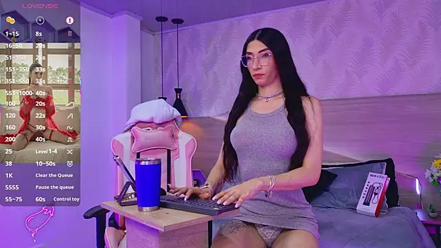 kylliefox  online show from May 20, 2026, 1:30 pm