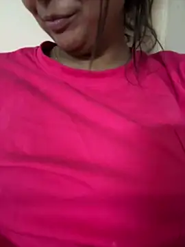kavyababy00 online show from May 24, 2026, 10:37 am