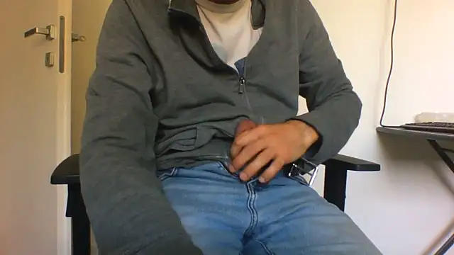 andre italy online show from May 18, 2026, 2:33 pm