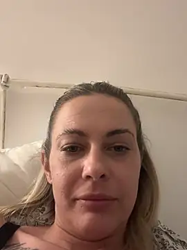 Snapshot of SophieSchmidt chatting on February 13, 2026, 9:15 pm SophieSchmidt online show from February 13, 2026, 9:15 pm