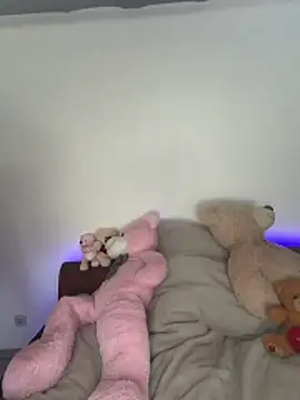 Snapshot of Zoey__08 chatting on March 17, 2026, 11:35 am Zoey 08 online show from March 17, 2026, 11:35 am