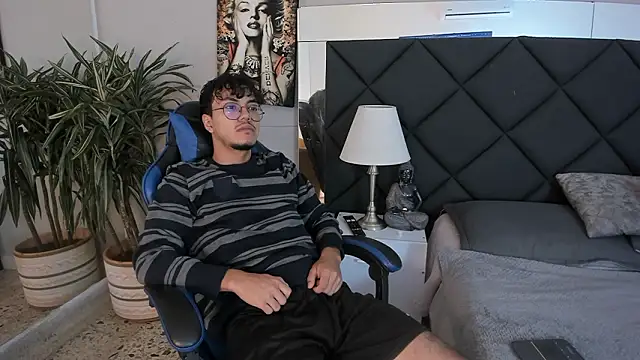 kai storn online show from March 19, 2026, 11:32 am