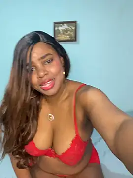 LUCIA-FERRERO online show from February 4, 2026, 1:06 pm