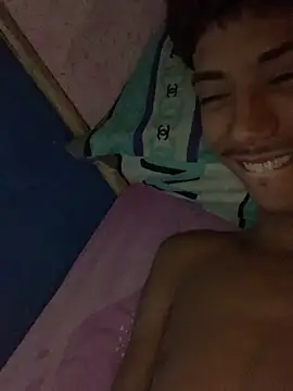 Snapshot of Adan21_cm chatting on May 8, 2026, 6:39 am Adan21 cm online show from May 8, 2026, 6:39 am