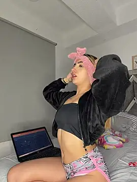 KimCollinss online show from February 13, 2026, 1:38 am