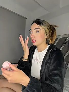 KimCollinss online show from February 7, 2026, 1:13 am