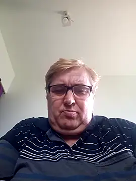 SusanStar874 online show from April 17, 2026, 1:03 pm