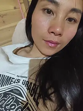 Suka-222 online show from May 12, 2026, 9:54 pm