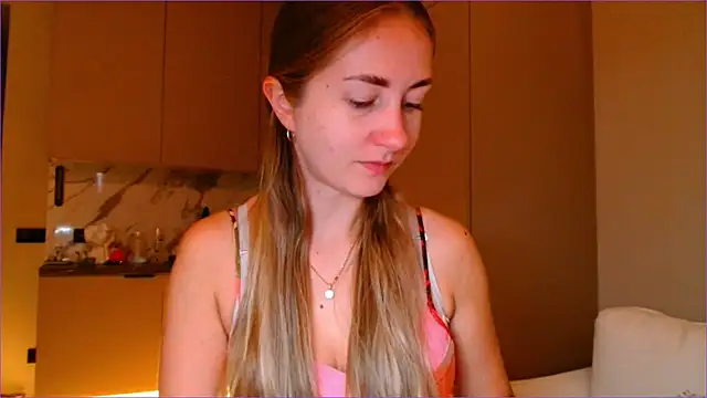 BluueSilk online show from November 28, 2025, 6:13 am