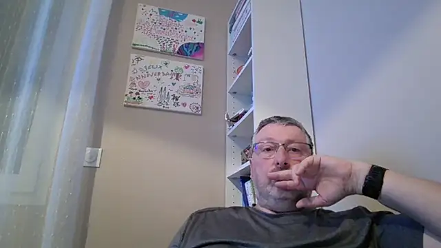 Snapshot of doudou310 chatting on February 9, 2026, 6:22 am doudou310 online show from February 9, 2026, 6:22 am