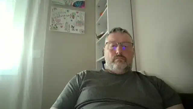 doudou310 online show from March 27, 2026, 6:11 am