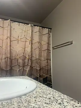 makemestayhard online show from April 12, 2026, 7:39 pm