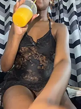 Snapshot of SluttyEll chatting on February 6, 2026, 6:48 pm SluttyEll online show from February 6, 2026, 6:48 pm