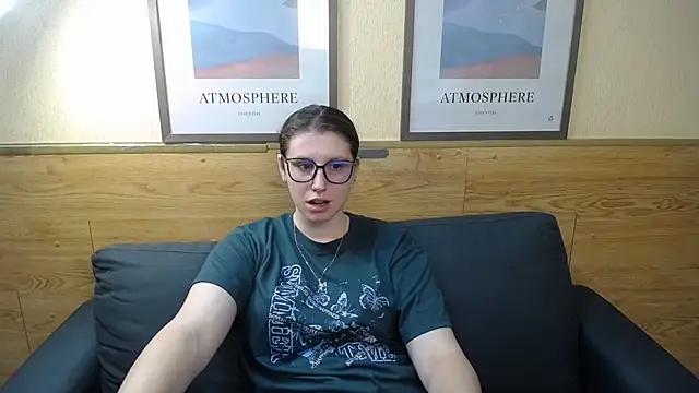 LilianaShine online show from July 14, 2026, 5:12 am