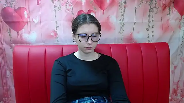 LilianaShine online show from March 25, 2026, 6:13 am