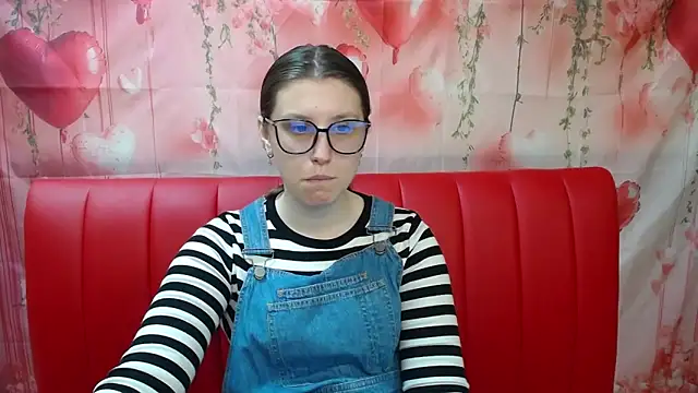 LilianaShine online show from May 14, 2026, 5:15 am