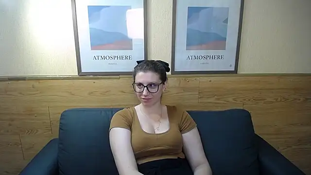 LilianaShine online show from July 15, 2026, 5:03 am