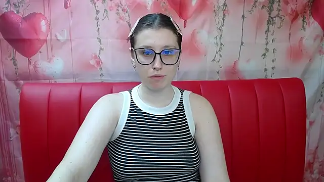 LilianaShine online show from May 26, 2026, 5:16 am