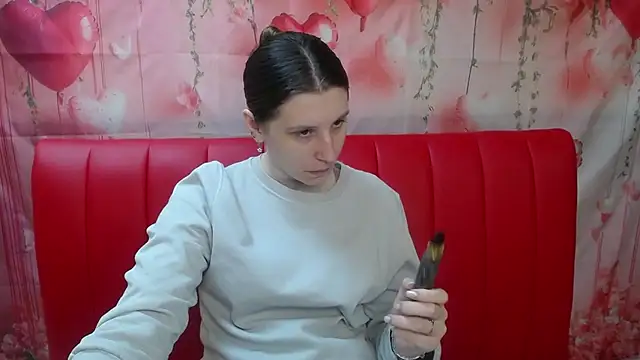 LilianaShine online show from May 5, 2026, 5:10 am