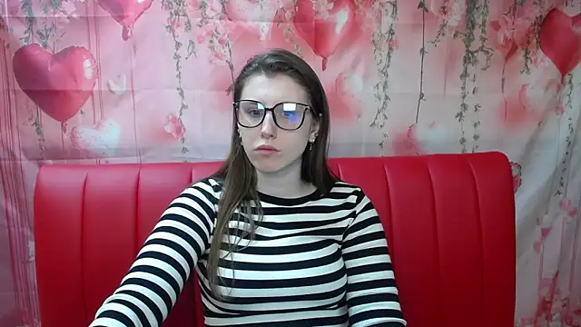 LilianaShine online show from May 30, 2026, 5:03 am