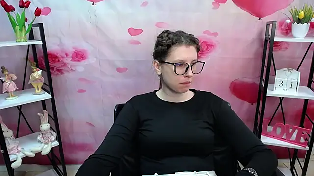 LilianaShine online show from May 31, 2026, 5:02 am