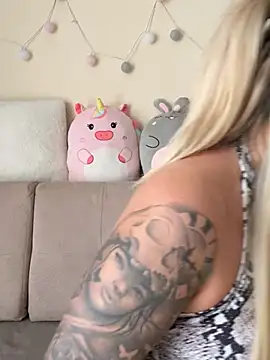 Snapshot of sexybatwomen33 chatting on March 3, 2026, 11:39 am sexybatwomen33 online show from March 3, 2026, 11:39 am