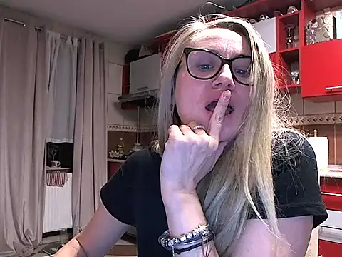 Nataly Rosy online show from February 13, 2026, 10:43 pm