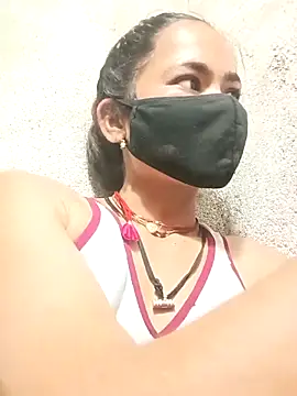 Snapshot of Sunali_Bendre chatting on April 1, 2026, 1:12 pm Sunali Bendre online show from April 1, 2026, 1:12 pm