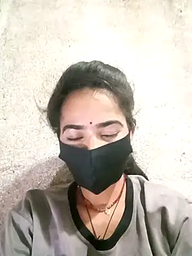 Snapshot of Sunali_Bendre chatting on February 27, 2026, 2:50 pm Sunali Bendre online show from February 27, 2026, 2:50 pm