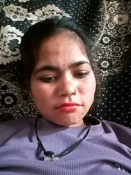 Snapshot of Sunali_Bendre chatting on March 27, 2026, 6:33 am Sunali Bendre online show from March 27, 2026, 6:33 am